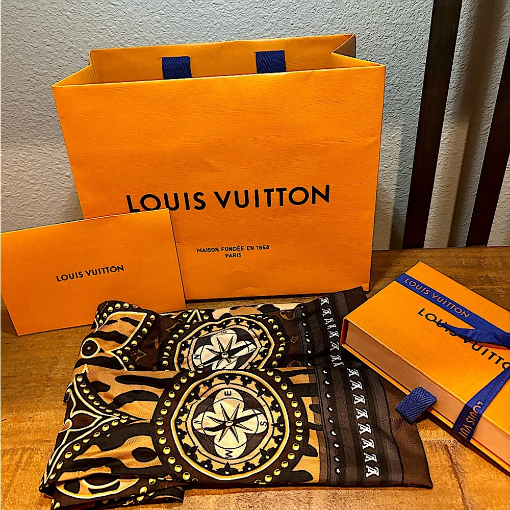 Louis Vuitton Silk Monogram World Bandeau